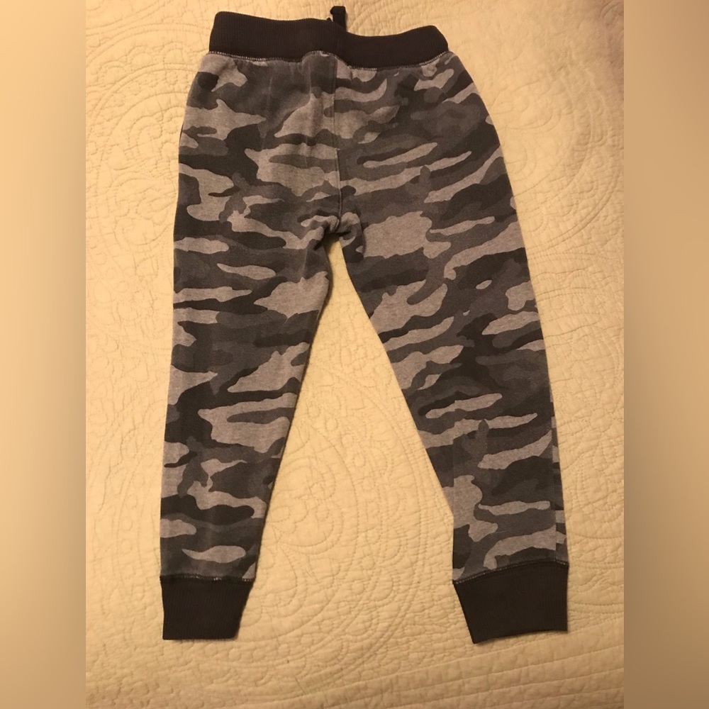 2 Pair Childerns Place Joggers -size 5-6-boys$6.00 each